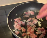 Foto del paso 1 de la receta: Revuelto de gulas, setas y panceta