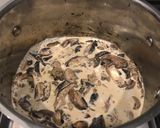 Foto langkah ke 4 dari resep Rustic Mushroom Soup.