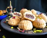 A picture of step 7 of Maamoul with Date Filling.