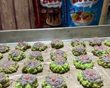Foto langkah ke 5 dari resep Kue semprit susu.