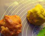 Foto langkah ke 5 dari resep Flower Cookies.
