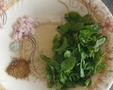A picture of step 1 of Refreshing Mint chaas.