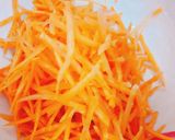 Hình bước làm 1 của món Gỏi rau càng cua trộn trứng