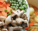 Tavaszi zöldségleves sajtgombóccal.. 🥕 recept fázis 5 fotója