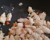 Foto langkah ke 2 dari resep Ide Bekal : Tumis Ayam Taichan.