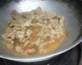 A picture of step 2 of Sesame beef chilli.