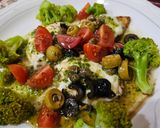 Foto del paso 6 de la receta: Pollo con pesto de rúcula y ensalada de cherry