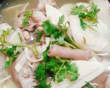Hình bước làm 3 của món Đuôi heo hầm măng