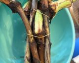 Hình bước làm 1 của món Ngó Môn Xào Thịt Bò