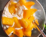 Une image de l'étape 6 de Verrine de mangue et chantilly au mascarpone.