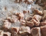 รูปขั้นตอนการทำที่ 2 ของ แกงคั่วซี่โครงหมูอ่อนใบชะพลู