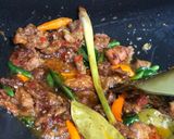 Foto langkah ke 2 dari resep Oseng mercon daging.