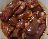 รูปขั้นตอนการทำที่ 2 ของ หัวใจไก่ผัดโคจูจัง