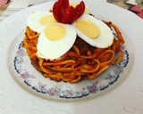 Foto del paso 5 de la receta: Tallarines a la boloñesa con huevo duro y flor de tomate cherry