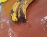 A picture of step 1 of Banana bread cake.