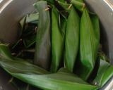 Foto langkah ke 4 dari resep Lontong Daun.