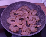 Foto del paso 1 de la receta: Tierra y Mar - Langostinos con champiñones