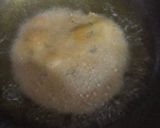 A picture of step 4 of Aloo poori.