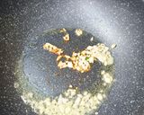 รูปขั้นตอนการทำที่ 2 ของ ผัดบะหมี่กึ่งฯหมูสับ ปริมาณจุใจ
