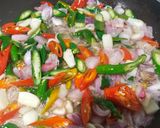 Foto langkah ke 3 dari resep Sambal Tumis Belimbing wuluh.