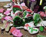 Foto del paso 7 de la receta: Mi casita de jengibre!! Con mucho chocolate,glasé y mucho color!!🧑‍🎄🧑‍🎄🎄🎄🎁🎇🎇