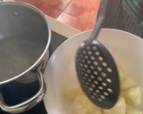 Foto del paso 2 de la receta: Mejillones, parmentier de papa, AOVE y pimentón