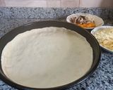 صورة لخطوة 3 من وصفة بيتزا مشكل جبن