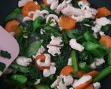 รูปขั้นตอนการทำที่ 2 ของ ผัดคะน้าฮ่องกงไก่ ไม่ใส่น้ำมัน