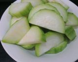 Hình bước làm 1 của món Canh gà hầm bí xanh
