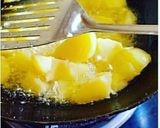A picture of step 2 of Aaloo ka halwa.