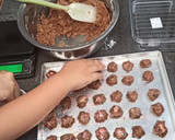 Foto langkah ke 5 dari resep Soft Cookies Enak Simple dan Ekonomis.