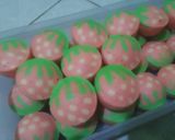 Foto langkah ke 6 dari resep Bolu kukus karakter_ strawberry 🍓🍓.