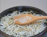 Foto langkah ke 2 dari resep Kongnamul Guk / Sup Tauge Korea.