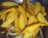 Foto langkah ke 6 dari resep Sautéed wedges potato.