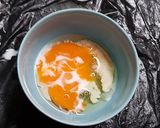 รูปขั้นตอนการทำที่ 1 ของ Scrambled Eggs ไข่กวนผักลวก สูตรไมโครเวฟ