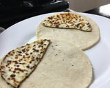 Foto del paso 6 de la receta: Tacos de huevo con queso panela entomatado