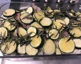 Une image de l'étape 4 de Dos de julienne aux courgettes,romarin,oignons et tomates séchées.