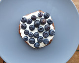 Foto del paso 3 de la receta: Tortitas de cacao con yogur y arándanos