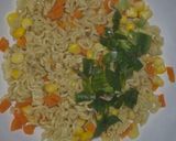 Foto langkah ke 3 dari resep Lumpia Mie Goreng sayur sederhana sat set bisa cemilan bisa lauk anak.