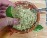 Foto del paso 2 de la receta: Fajitas de pollo con guacamole y queso