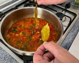 Foto del paso 4 de la receta: Pochas con marisco