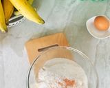 Foto langkah ke 2 dari resep Lempeng Gunting Pisang Tanduk.