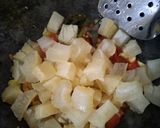 Foto langkah ke 4 dari resep Tumis Kulit Sapi (Cecek) dan Putih Telur.