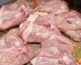 A picture of step 2 of Pollo alla cacciatora (hunter's chicken).