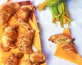 Foto del passaggio 11 della ricetta Sfogliatine ripiene ai fiori di zucca e provola