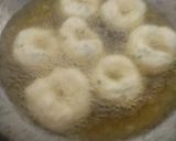 A picture of step 3 of Medu vada.