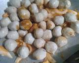 ผัดเผ็ดกะเพราลูกชิ้นไก่ วิธีทำสูตร 3 รูป