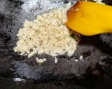 Foto langkah ke 2 dari resep Nasi Daun Jeruk dan Teri (1130).