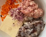 Hình bước làm 2 của món Chả mực đậu hủ carrot nấm mèo