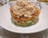 Foto del paso 2 de la receta: Tartar de aguacate, salmón ahumado y mousse de atún